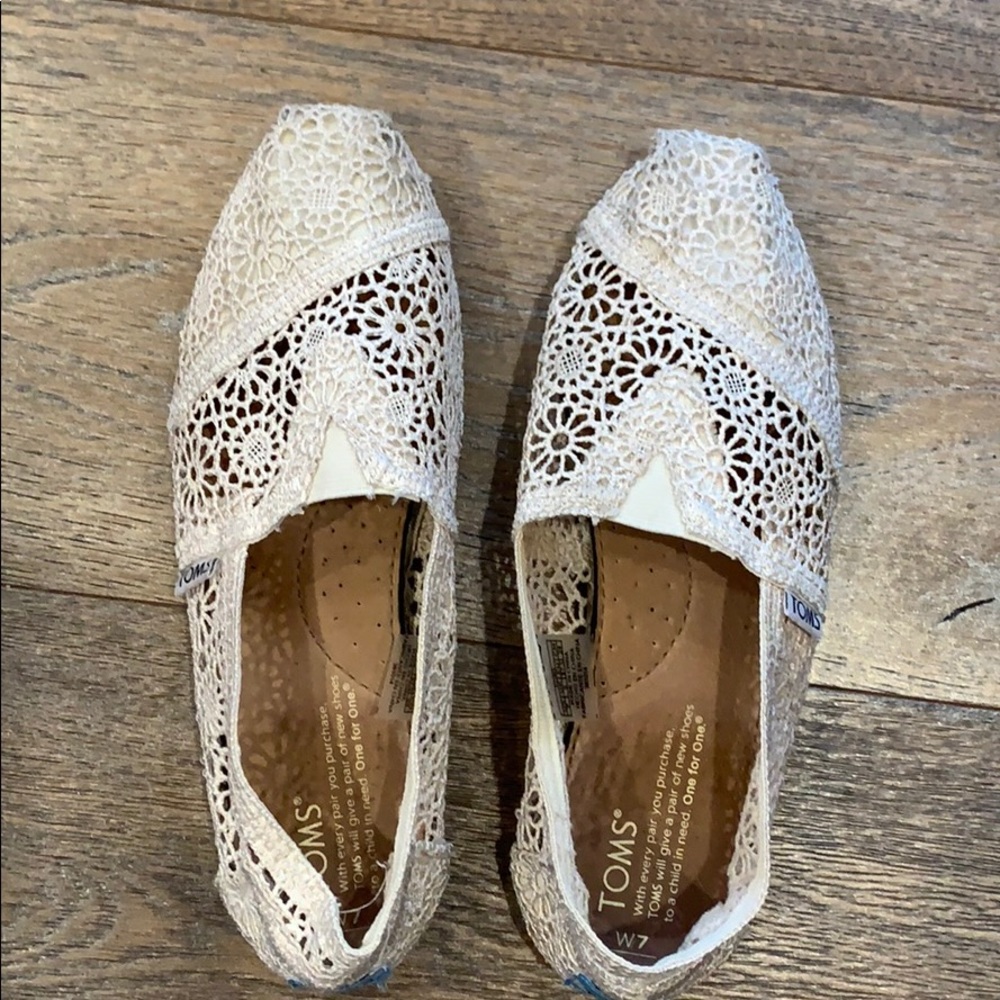 Toms crocheted flats